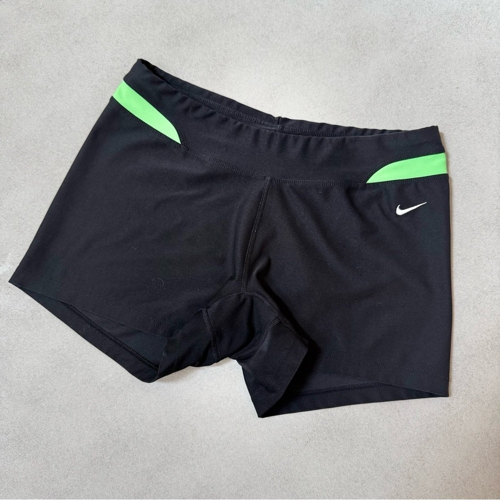 Nike Black and Green Activewear Athletic Run Shorts Women’s Size Small